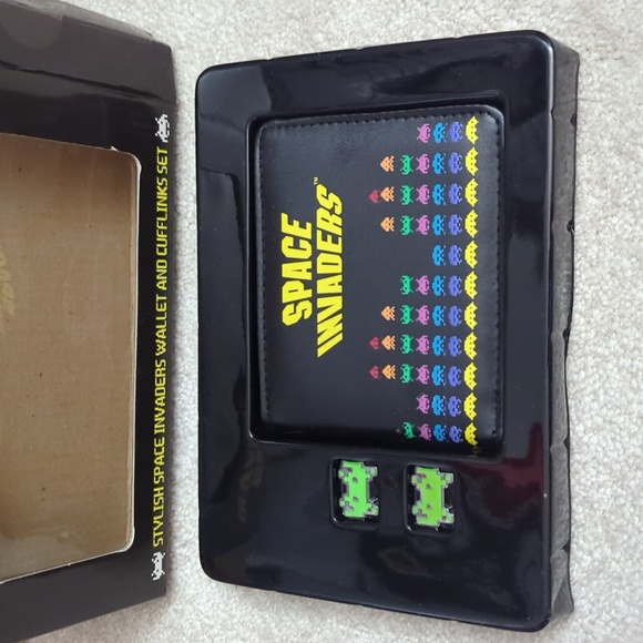 Space Invaders Wallet & cufflink set - Picture 7 of 8